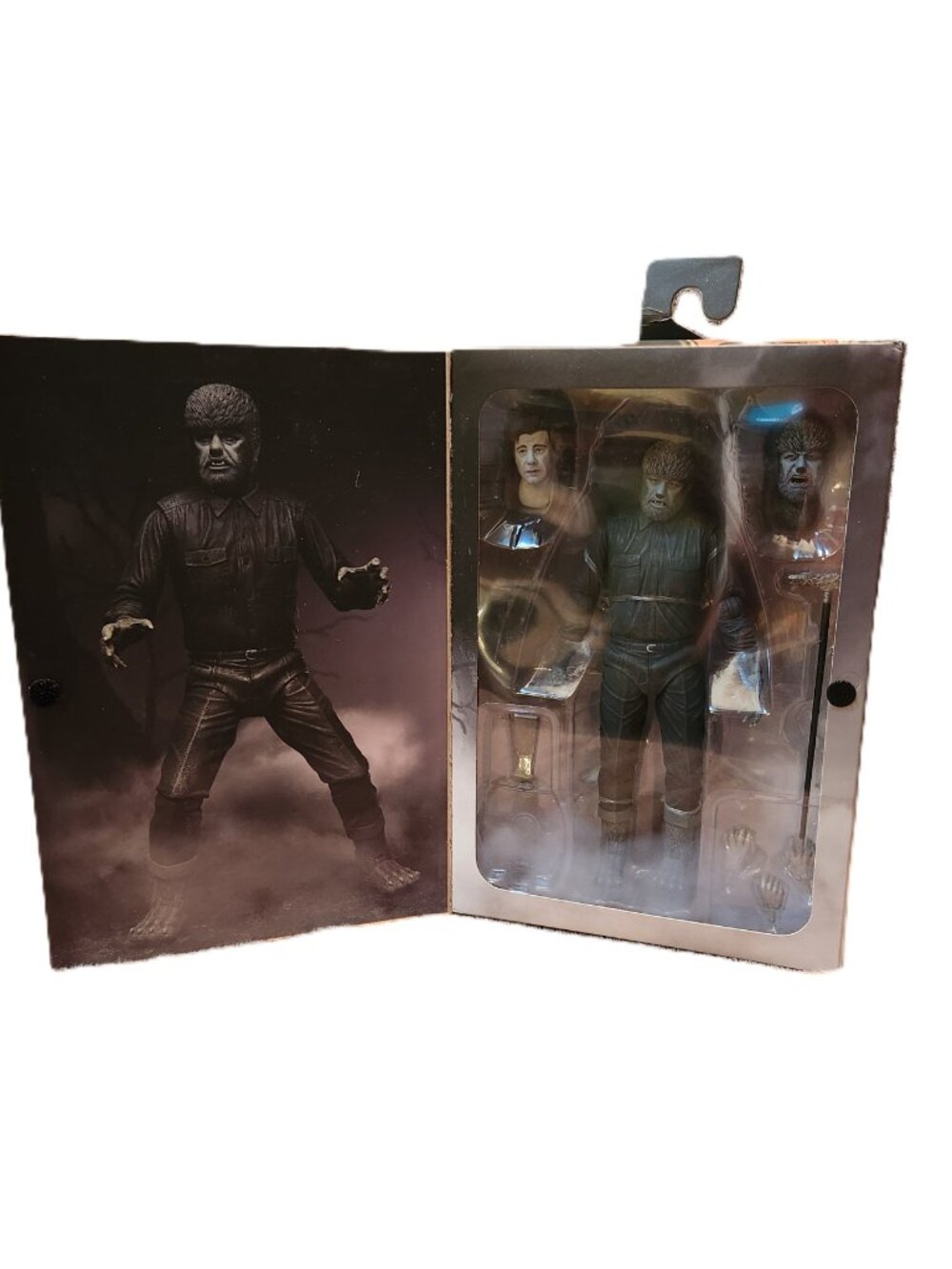 NECA - THE WOLF MAN Ultimate Action Figure 48108 - Picture 2 of 6